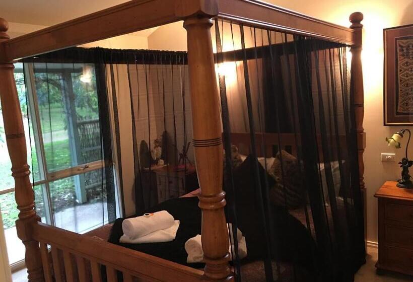 Weeroona Bed And Breakfast