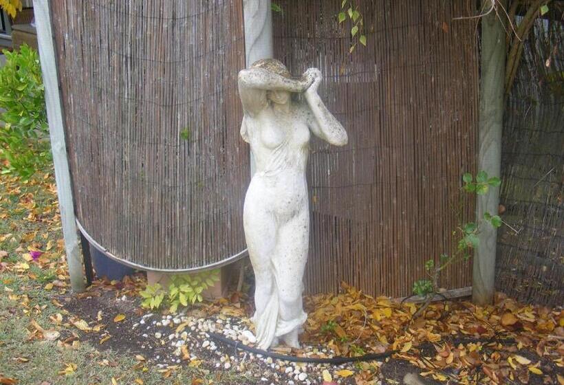 Weeroona Bed And Breakfast