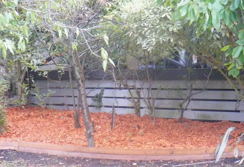 Weeroona Bed And Breakfast