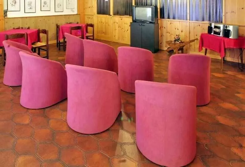ホテル Albergo Il Castellino