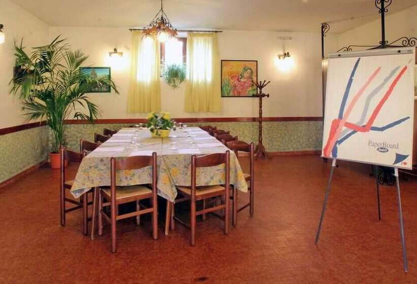 호텔 Albergo Il Castellino