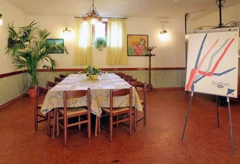 ホテル Albergo Il Castellino