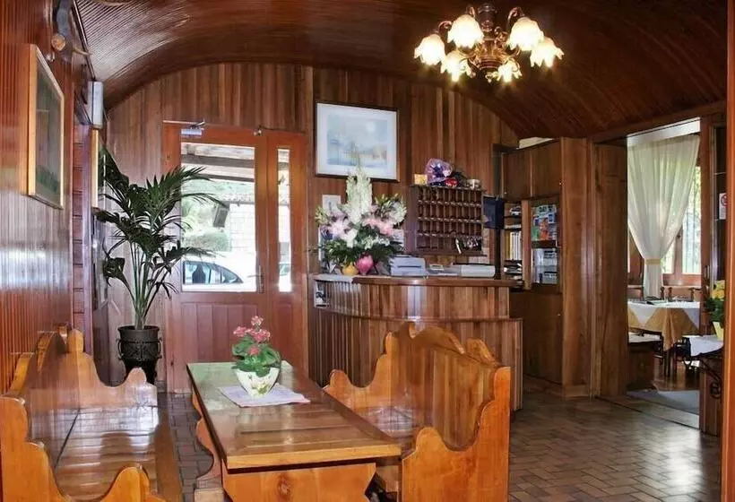 ホテル Albergo Il Castellino