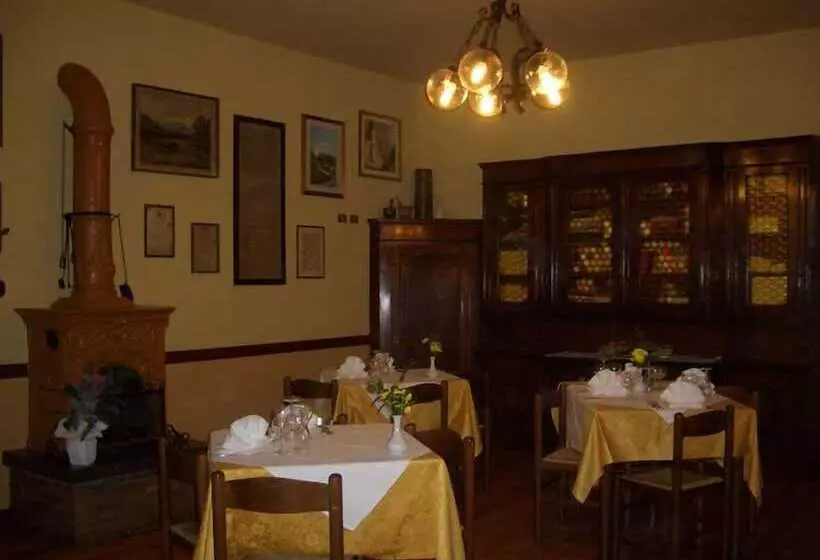 ホテル Albergo Il Castellino