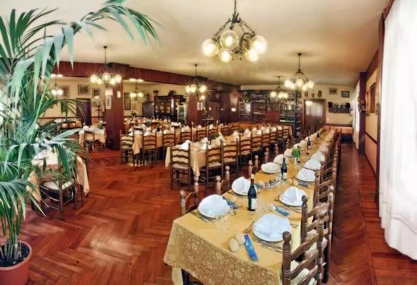 ホテル Albergo Il Castellino