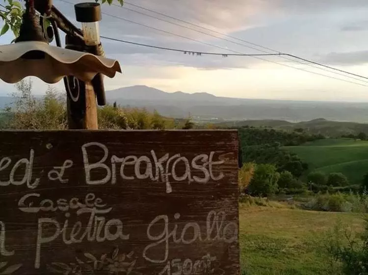 ホテル Casale La Pietra Gialla B&b