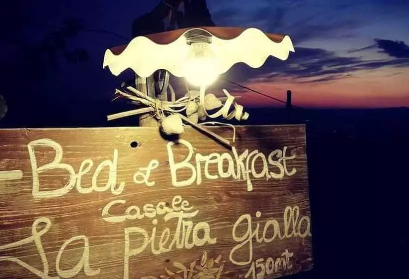 ホテル Casale La Pietra Gialla B&b