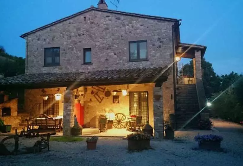 ホテル Casale La Pietra Gialla B&b