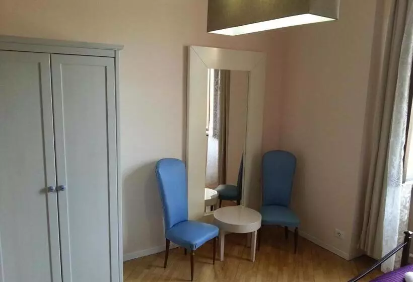 هتل Megaride Guest House