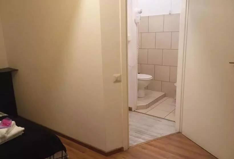 هتل Megaride Guest House