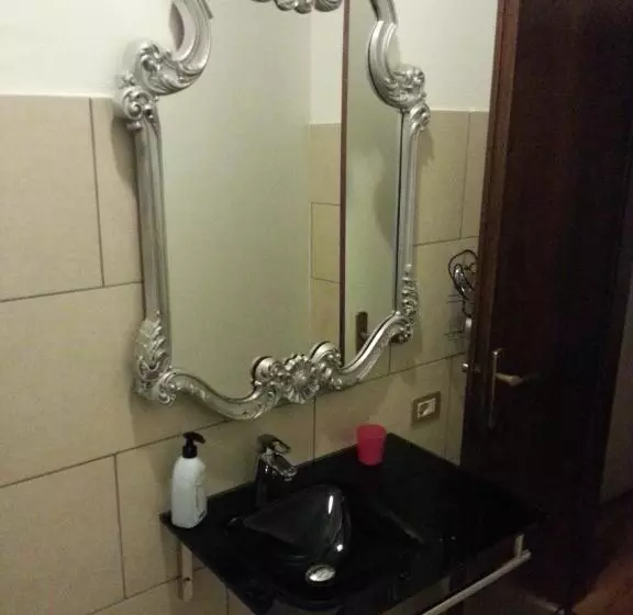 هتل Megaride Guest House