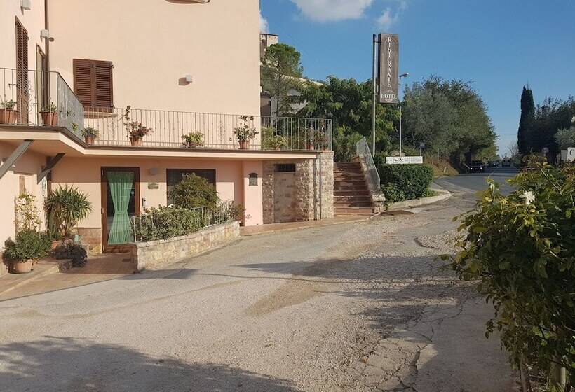 ホテル Ponte San Vittorino