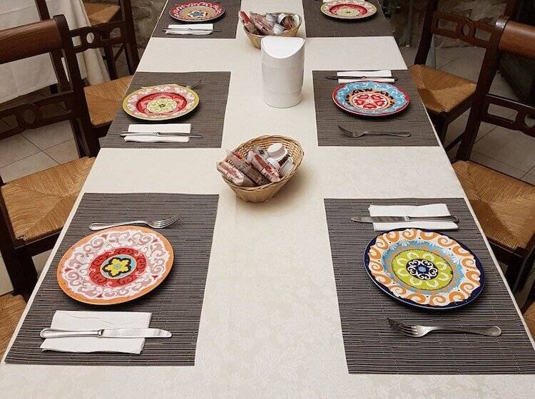 ホテル Ponte San Vittorino