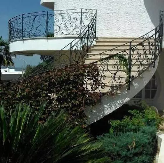 Hotelli Sosta A Levante