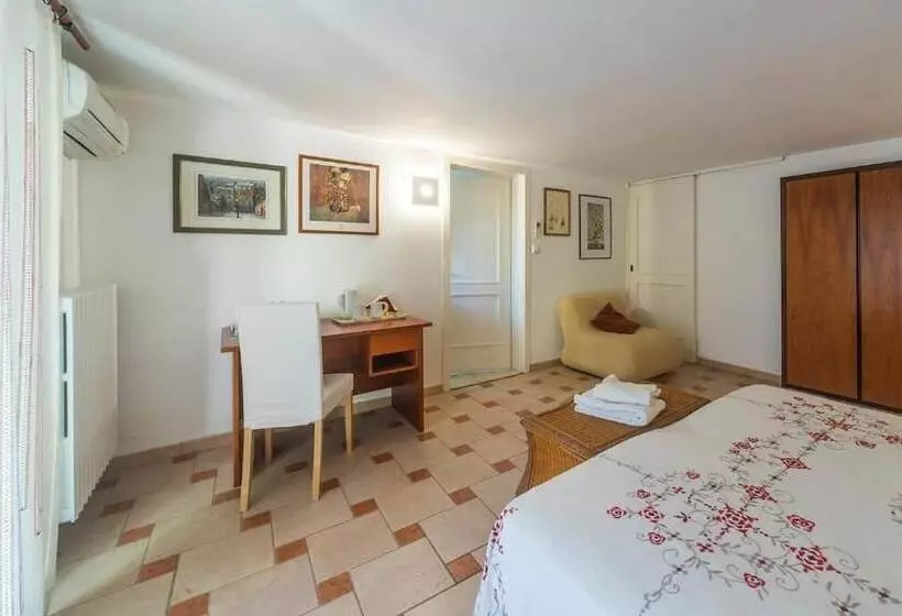 Hotelli Sosta A Levante