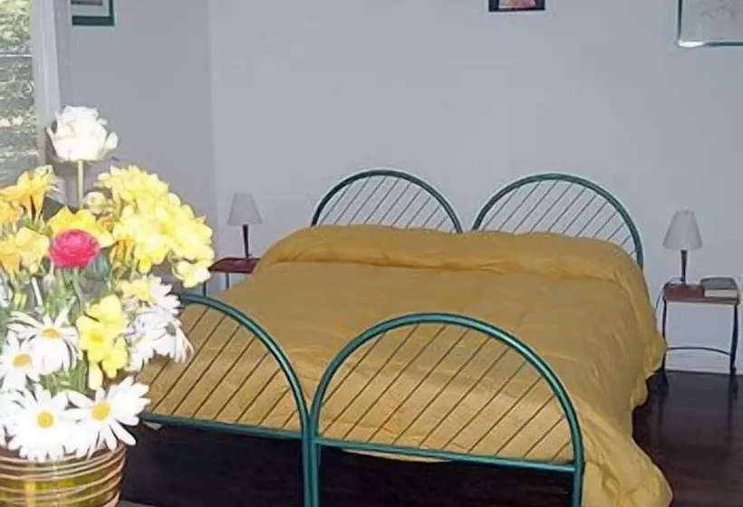 Hotelli Sosta A Levante