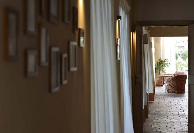 Relais Rossar Boutique Hotel Garda & Hills