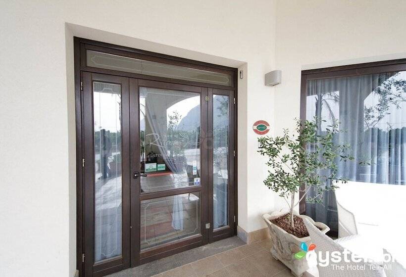 בית מלון כפרי Al Ritrovo Ristorante & Albergo