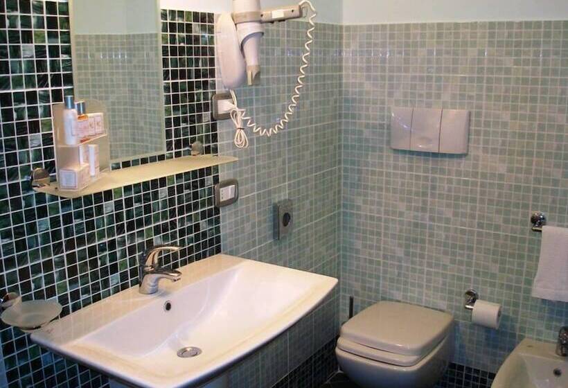 בית מלון כפרי Al Ritrovo Ristorante & Albergo