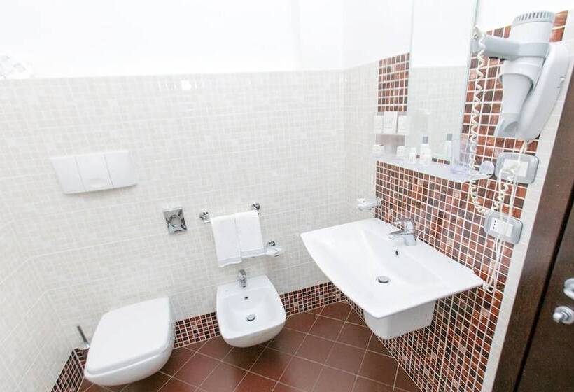 בית מלון כפרי Al Ritrovo Ristorante & Albergo