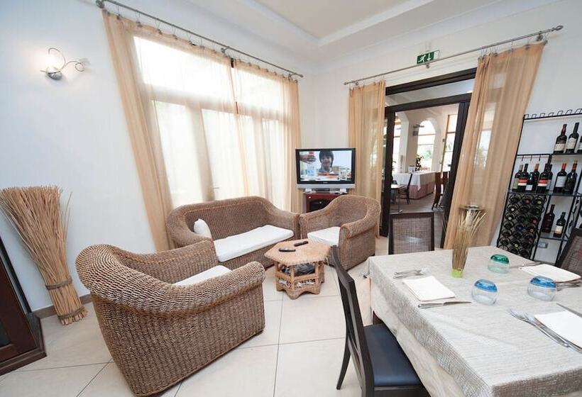 בית מלון כפרי Al Ritrovo Ristorante & Albergo