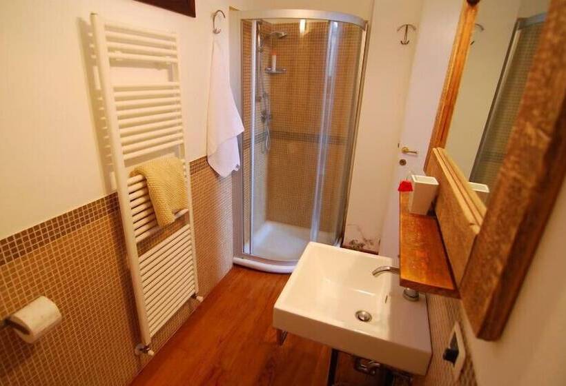 هتل B&b Casaselita