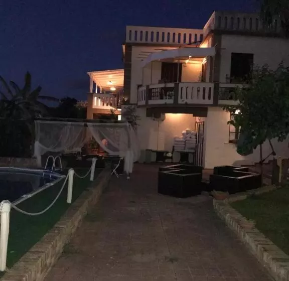 ホテル B&b Villa Delle Rondini