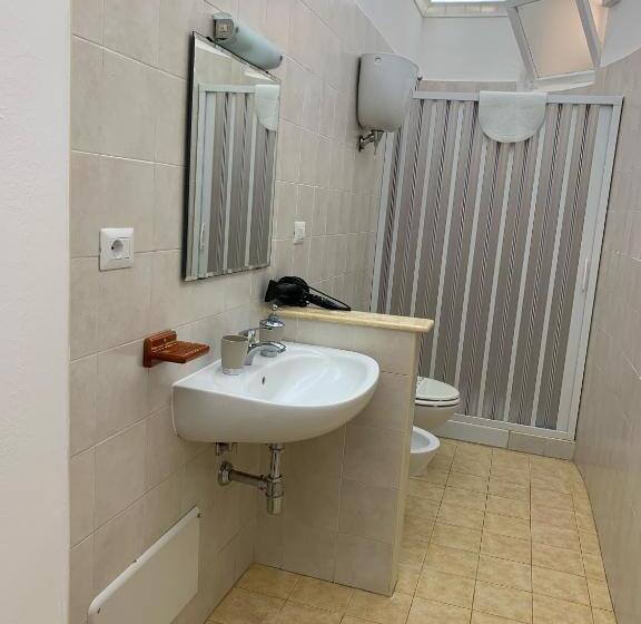 فندق B&b Villa Delle Rondini