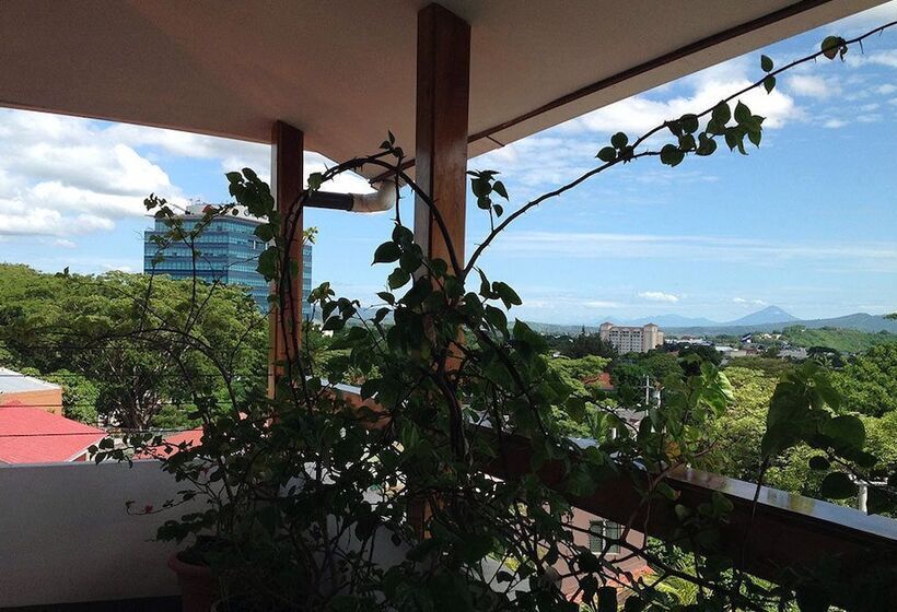 هتل Central Park Managua