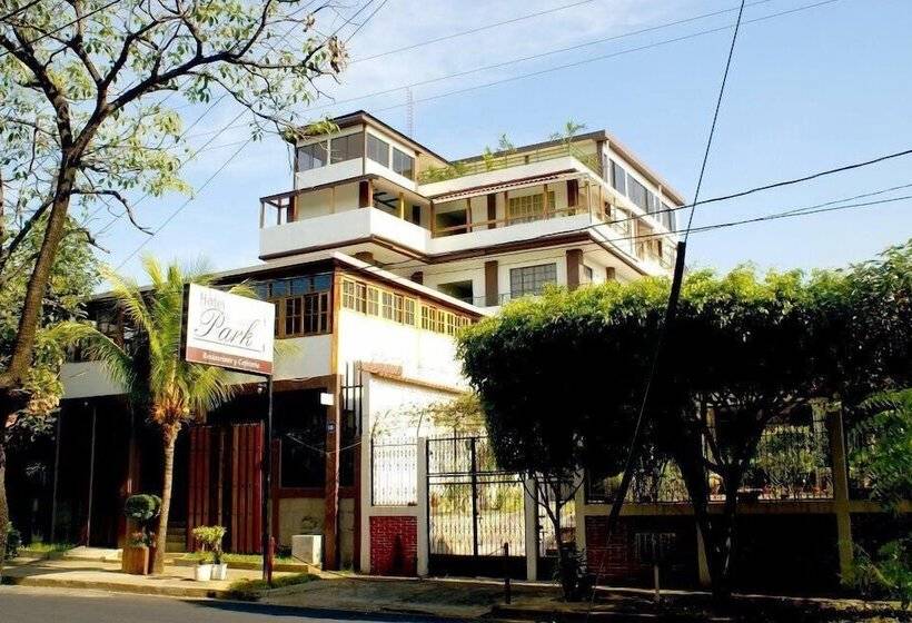 هتل Central Park Managua