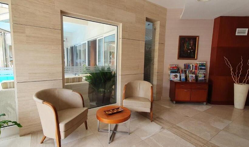 هتل Apartments Del Mar