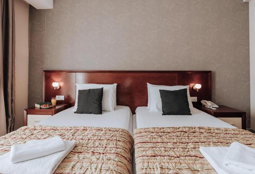 هتل Apartments Del Mar