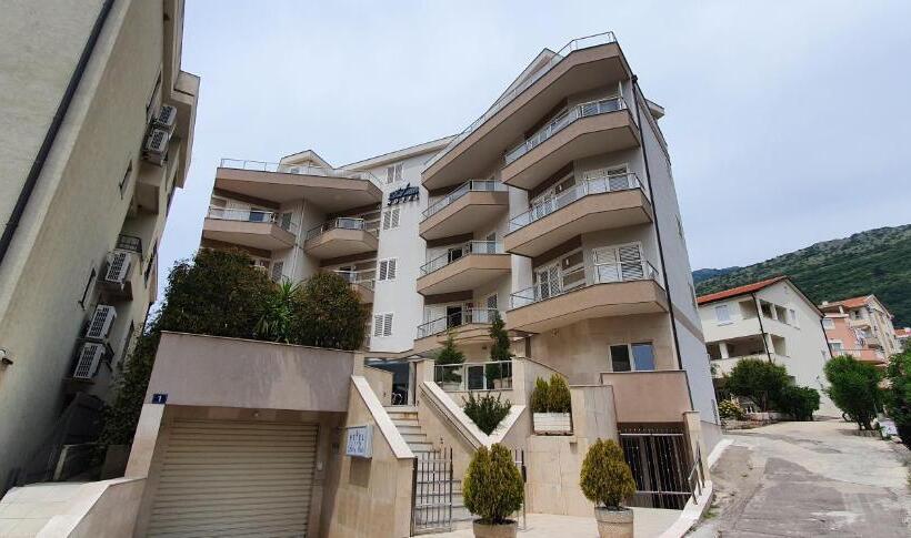 هتل Apartments Del Mar