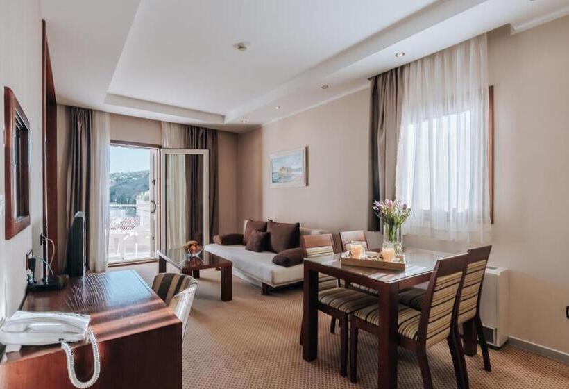 هتل Apartments Del Mar