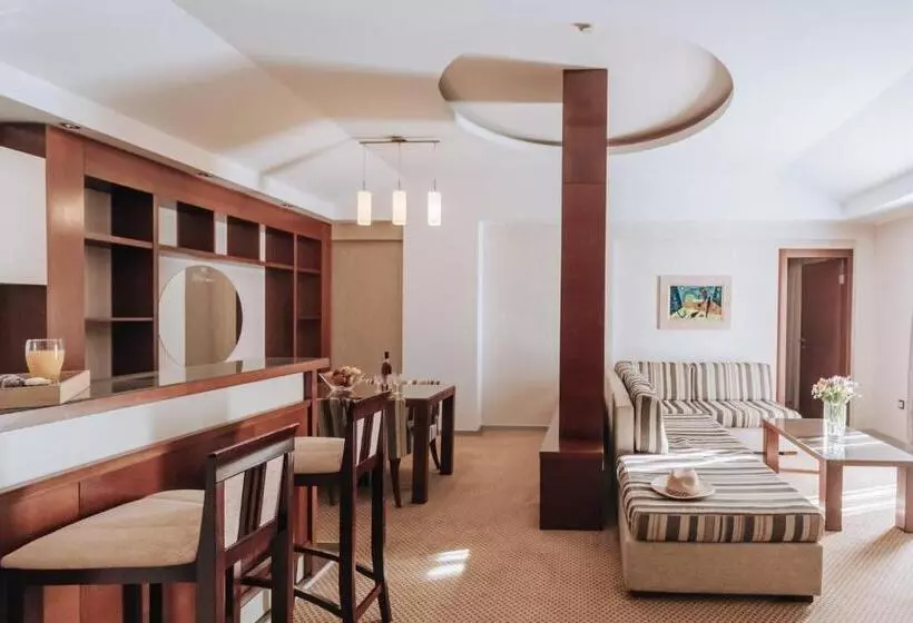 هتل Apartments Del Mar