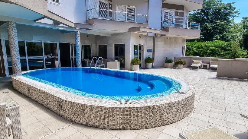 هتل Apartments Del Mar