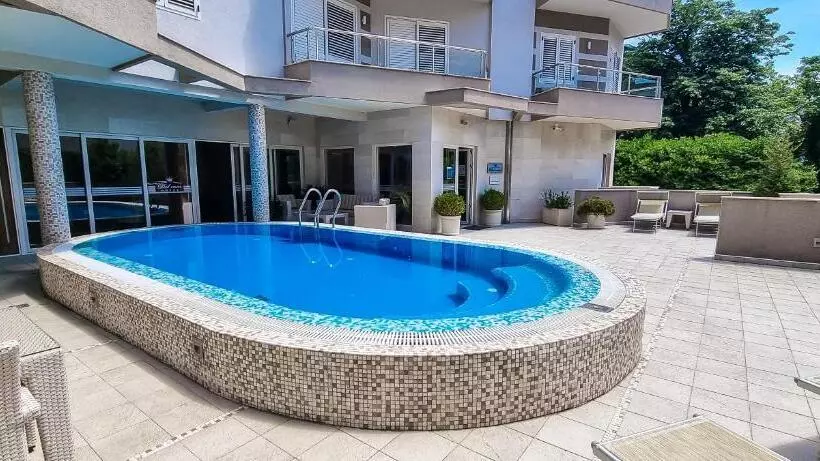 هتل Apartments Del Mar