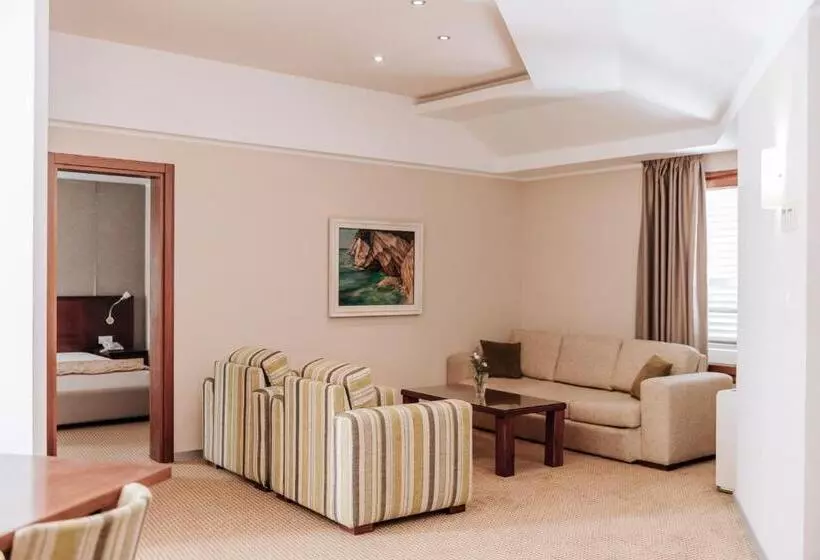 هتل Apartments Del Mar