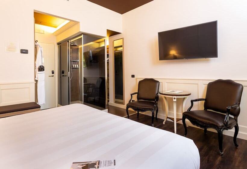 The Glam Boutique Hotel & Apt