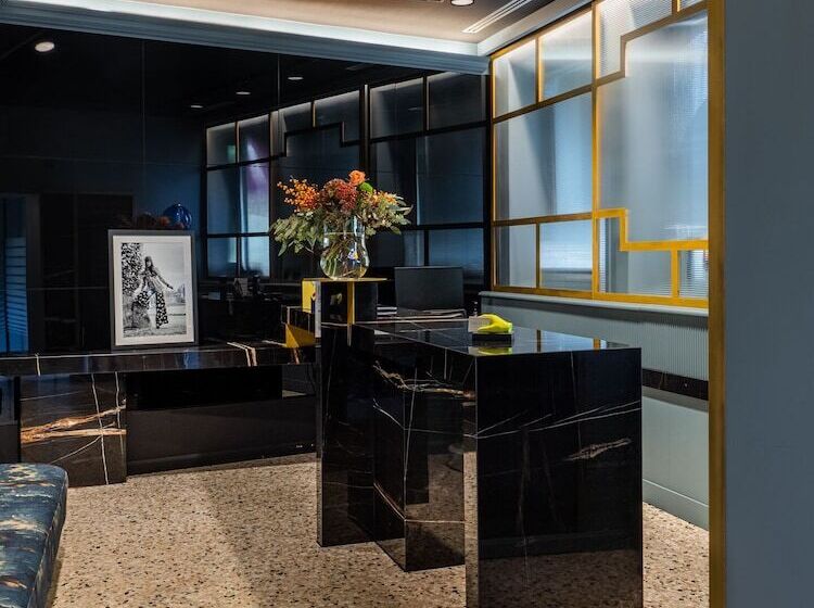 The Glam Boutique Hotel & Apt