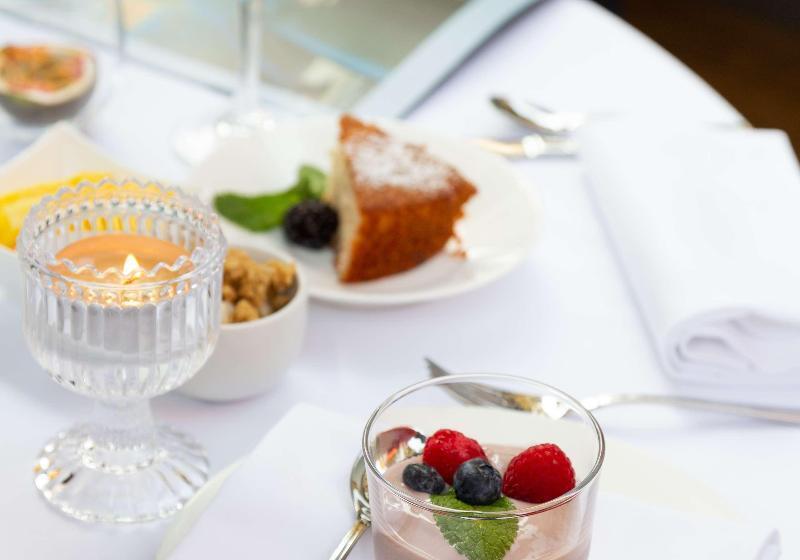 The Glam Boutique Hotel & Apt