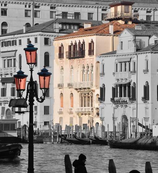 هتل Locanda De La Spada