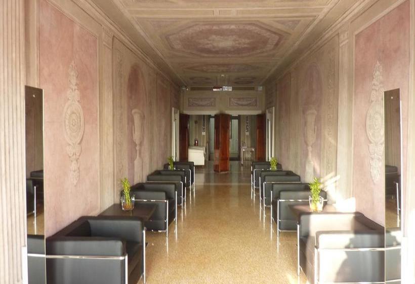 هتل Locanda De La Spada