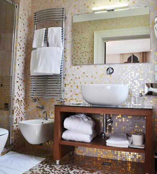 هتل Locanda De La Spada