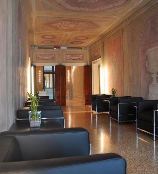 هتل Locanda De La Spada