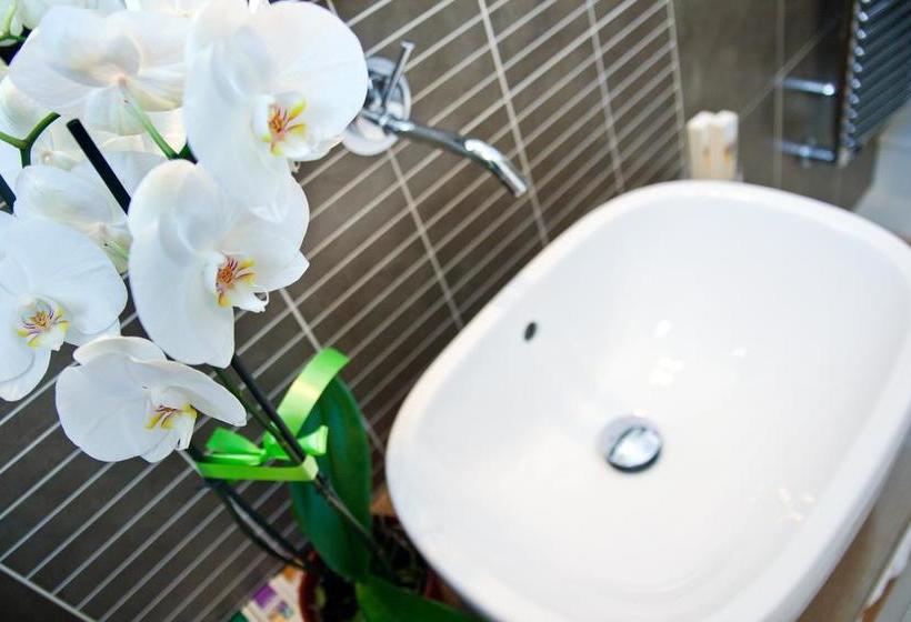 هتل Locanda De La Spada