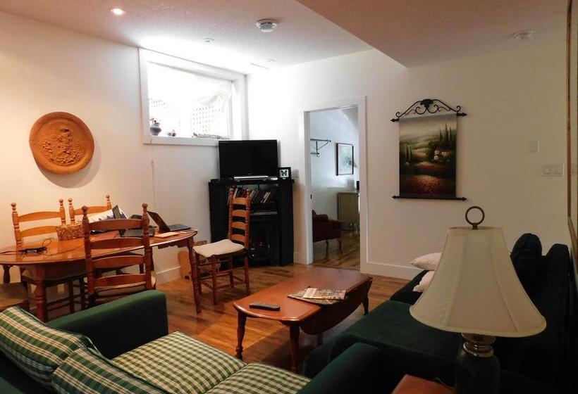 ホテル The Guest House At Eugenia Falls