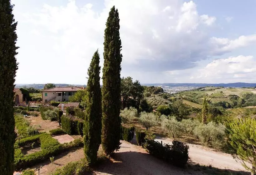 Hotelli Villa Del Pino B&b
