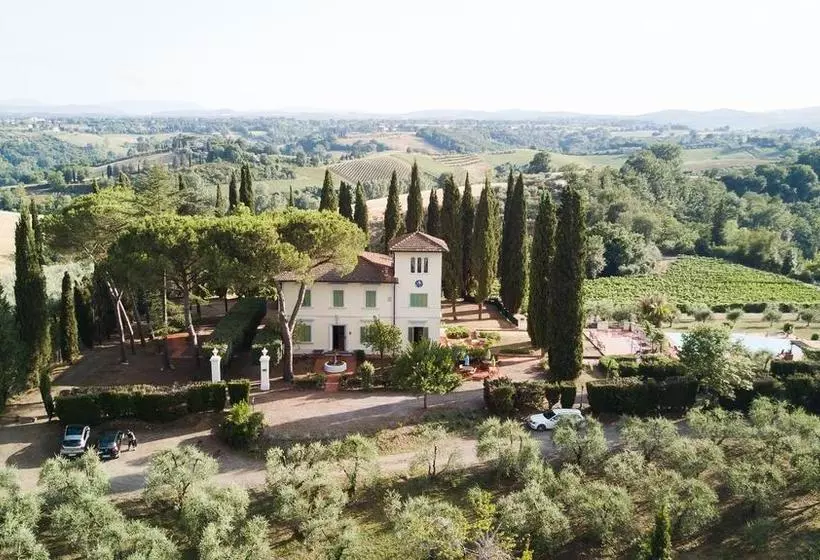 Hotelli Villa Del Pino B&b