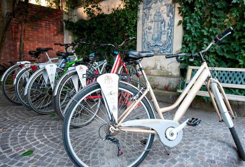 هتل Villa Maria Cristina